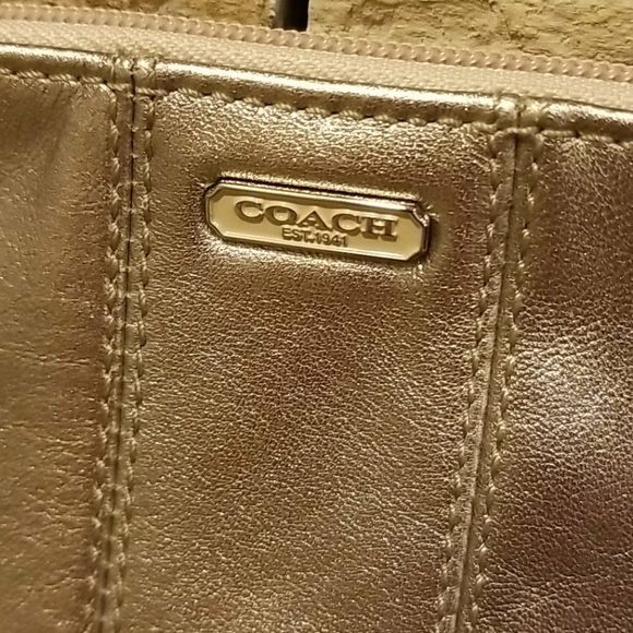 ♥️AWESOME♥️ COACH BRONZE LEATHER WRISTLET - Picture 2 of 7